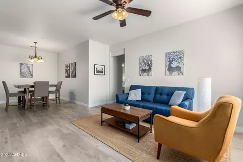 525 N Miller Rd #124, Scottsdale, AZ 85257