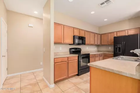 2725 W Bowker St, Phoenix, AZ 85041 photo 14