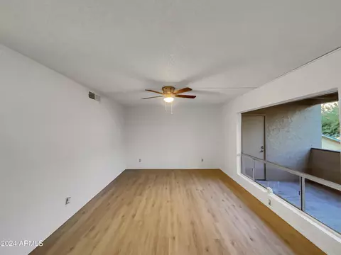 Living - 202 E Ruth Ave #5, Phoenix, AZ 85020 photo 4 of 5