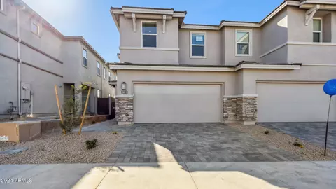 5815 E Rose Garden Ln, Phoenix, AZ 85054