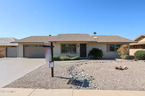10501 W Willow Creek Cir, Sun City, AZ 85373