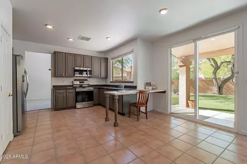 Kitchen - 1416 E Sapium Way, Phoenix, AZ 85048 photo 1 of 6
