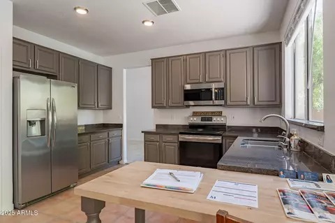 Kitchen - 1416 E Sapium Way, Phoenix, AZ 85048 photo 3 of 6