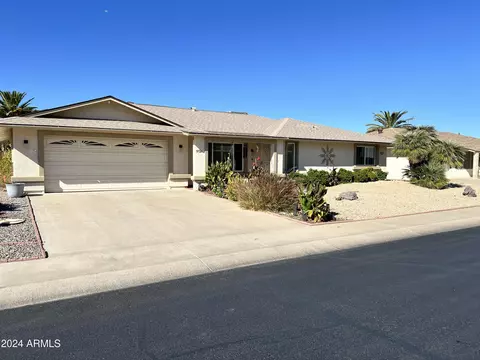 9726 W Hassayampa Dr, Sun City, AZ 85373
