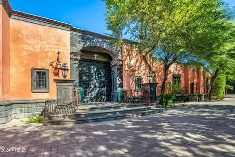 8100 N 68th St, Paradise Valley, AZ 85253