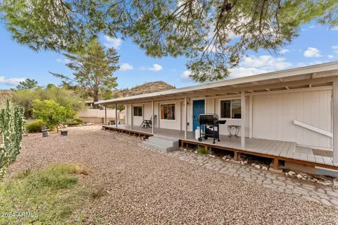 34775 S Cholla Dr, Black Canyon City, AZ 85324