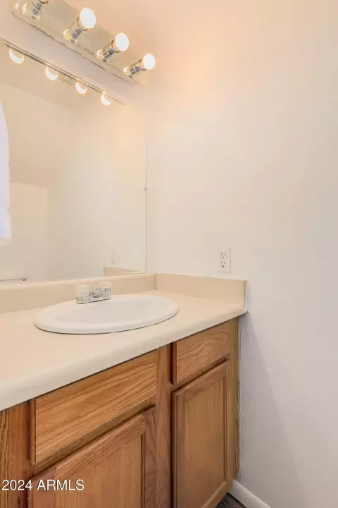 413 E Woodman Dr, Tempe, AZ 85283 photo 12