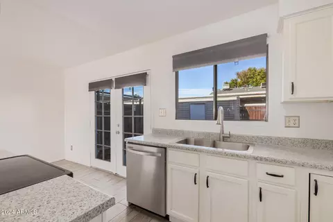 413 E Woodman Dr, Tempe, AZ 85283 photo 11