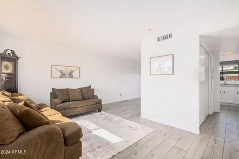 413 E Woodman Dr, Tempe, AZ 85283 photo 3