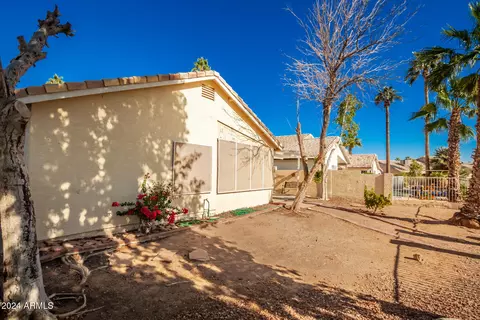 Exterior - 12226 S 44th St, Phoenix, AZ 85044 photo 7 of 9