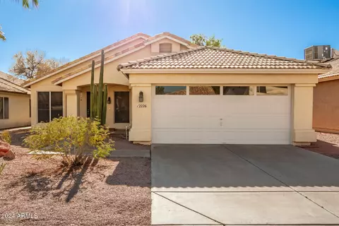 Exterior - 12226 S 44th St, Phoenix, AZ 85044 photo 2 of 9
