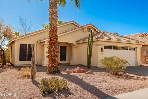 Exterior - 12226 S 44th St, Phoenix, AZ 85044 photo 3 of 9