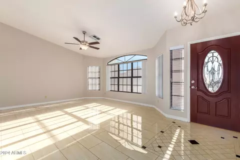 1444 W Iris Dr, Gilbert, AZ 85233 photo 5