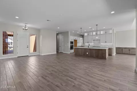 Living - 1021 W Ridge Rd, Apache Junction, AZ 85120 photo 2 of 4