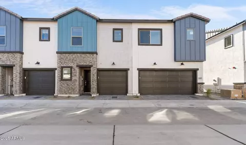 2823 W White Feather Ln, Phoenix, AZ 85085