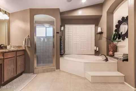 Bath - 6907 E Teton Cir, Mesa, AZ 85207 photo 2 of 8