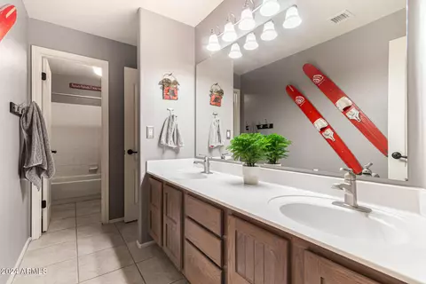 Bath - 6907 E Teton Cir, Mesa, AZ 85207 photo 7 of 8