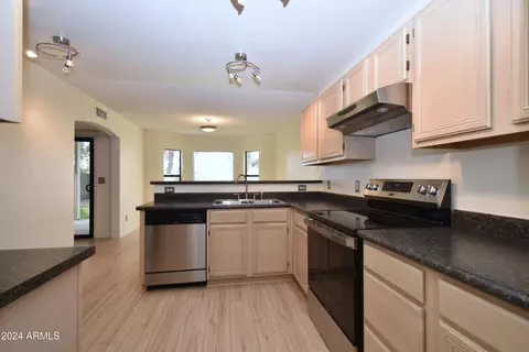 18826 N 7th Pl, Phoenix, AZ 85024 photo 3