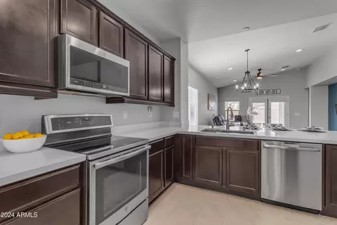 7346 S Debra Dr, Gilbert, AZ 85298 photo 3