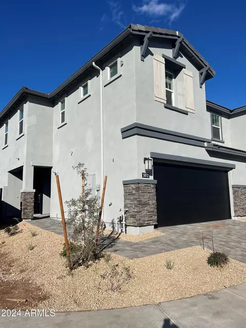 5812 E Rose Garden Ln, Phoenix, AZ 85054