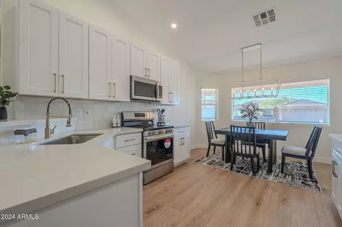 Kitchen - 11526 E Milagro Ave, Mesa, AZ 85209 photo 2 of 7