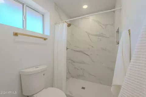 Bath - 11526 E Milagro Ave, Mesa, AZ 85209 photo 3 of 4