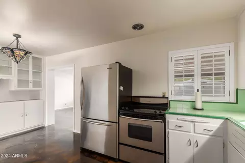 2447 E Highland Ave, Phoenix, AZ 85016 photo 14