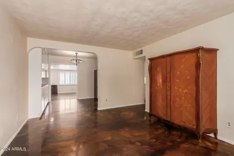 2447 E Highland Ave, Phoenix, AZ 85016 photo 6