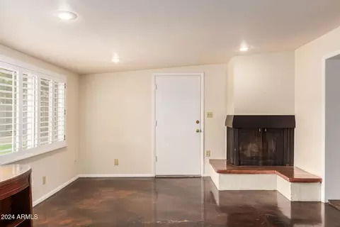2447 E Highland Ave, Phoenix, AZ 85016 photo 8