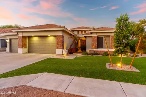130 W Sunburst Ln, Tempe, AZ 85284