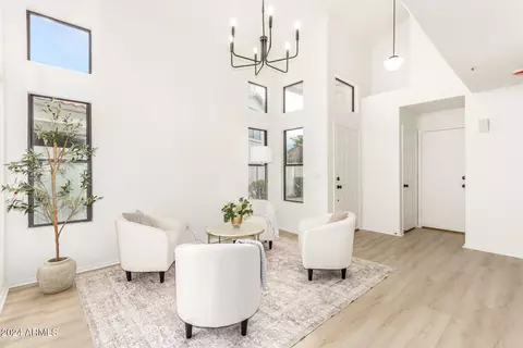 728 S Crows Nest Dr, Gilbert, AZ 85233