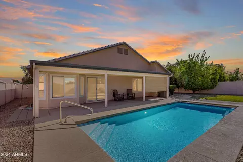 1460 S Pueblo St, Gilbert, AZ 85233
