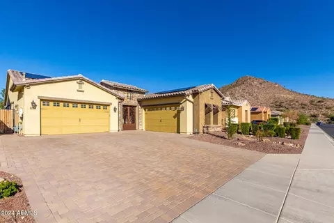 10320 W Fetlock Trl, Peoria, AZ 85383