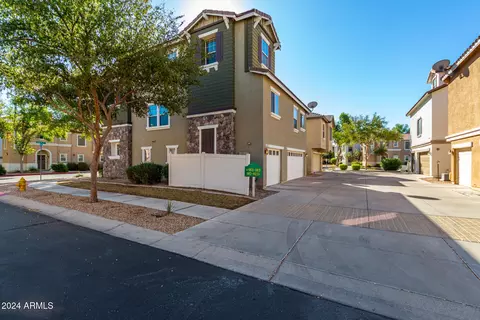 911 W Aspen Way, Gilbert, AZ 85233