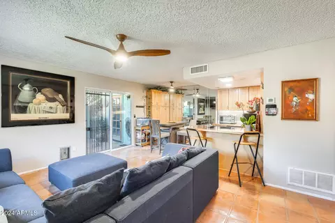 814 E Cochise Dr #B, Phoenix, AZ 85020 photo 4