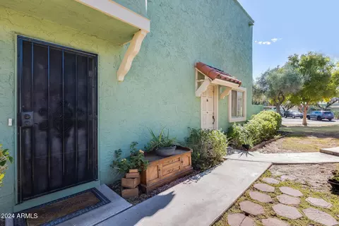814 E Cochise Dr #B, Phoenix, AZ 85020 photo 2