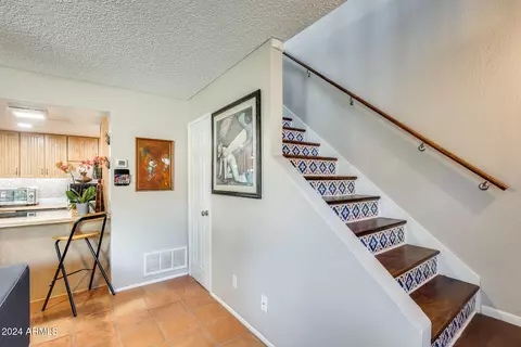 814 E Cochise Dr #B, Phoenix, AZ 85020 photo 8