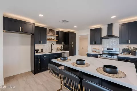 312 E Minton Dr, Tempe, AZ 85282 photo 2