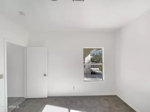 Bedroom - 1424 E Saint Catherine Ave, Phoenix, AZ 85042 photo 4 of 6