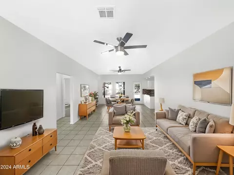 Living - 1424 E Saint Catherine Ave, Phoenix, AZ 85042 photo 1 of 3