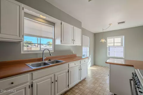 2716 E Fairmount Ave, Phoenix, AZ 85016 photo 4
