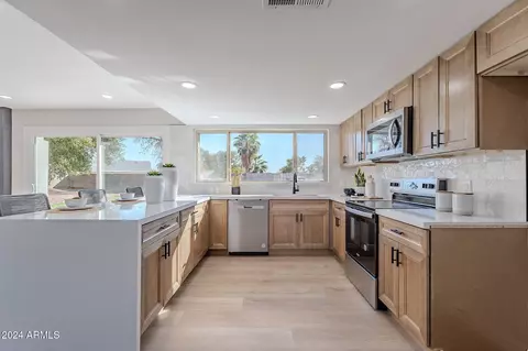 Kitchen - 7265 E Hillview St, Mesa, AZ 85207 photo 6 of 6