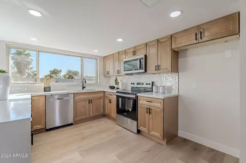 Kitchen - 7265 E Hillview St, Mesa, AZ 85207 photo 2 of 6