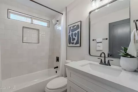 Bath - 7265 E Hillview St, Mesa, AZ 85207 photo 2 of 3
