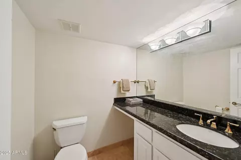 Bath - 5122 N 31st Way #244, Phoenix, AZ 85016 photo 3 of 4