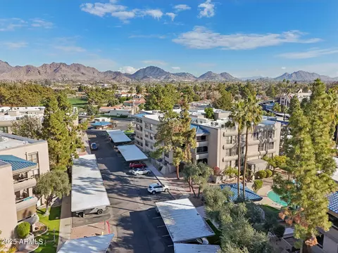 View/Area - 5122 N 31st Way #244, Phoenix, AZ 85016 photo 2 of 8