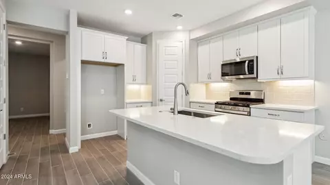 Kitchen - 5825 E Ringtail Way, Phoenix, AZ 85054 photo 2 of 2