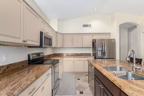 243 S Tiago Dr, Gilbert, AZ 85233 photo 10