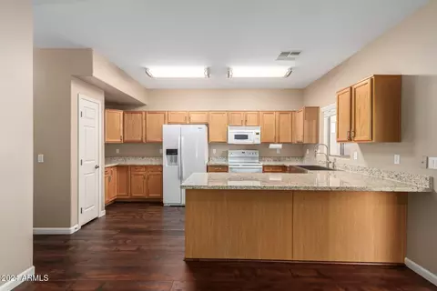 2748 E Schiliro Cir, Phoenix, AZ 85032 photo 7