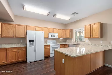 2748 E Schiliro Cir, Phoenix, AZ 85032 photo 8